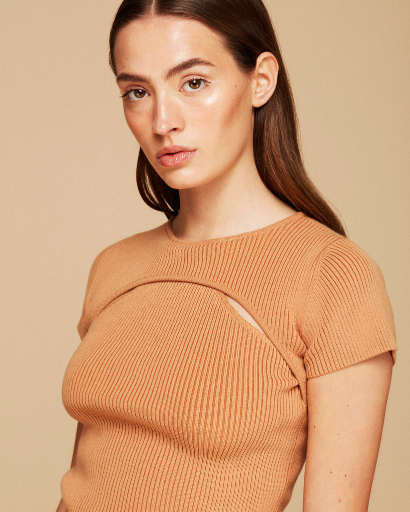 TOP TEJIDO CUT OUT CAMEL AYNA
