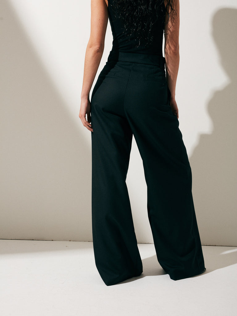 PANTALON PINZAS NEGRO WARA