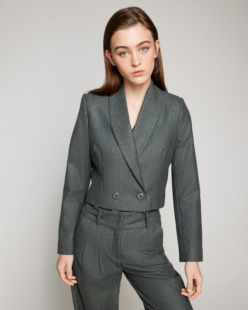 GRAY STRIPED SHORT DOUBLE BREASTED BLAZER