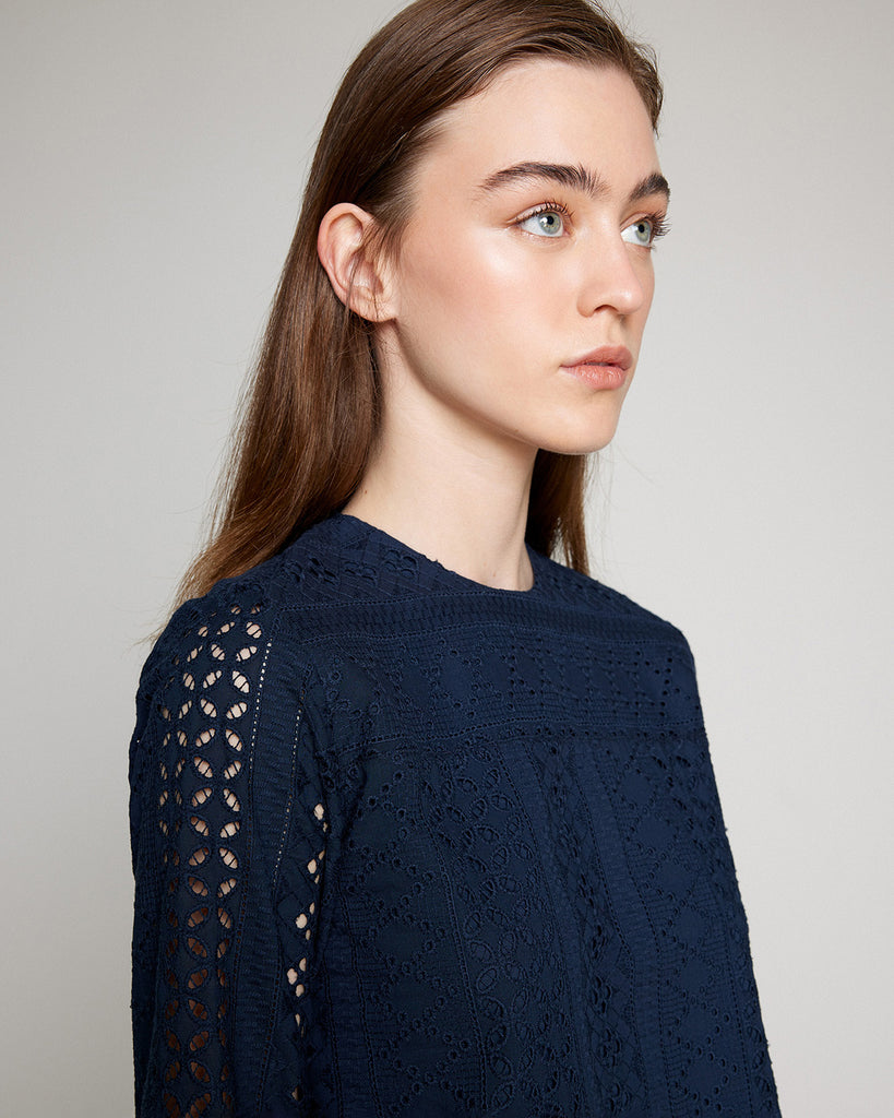 BLUSA BRODERIE CUELLO REDONDO AZUL