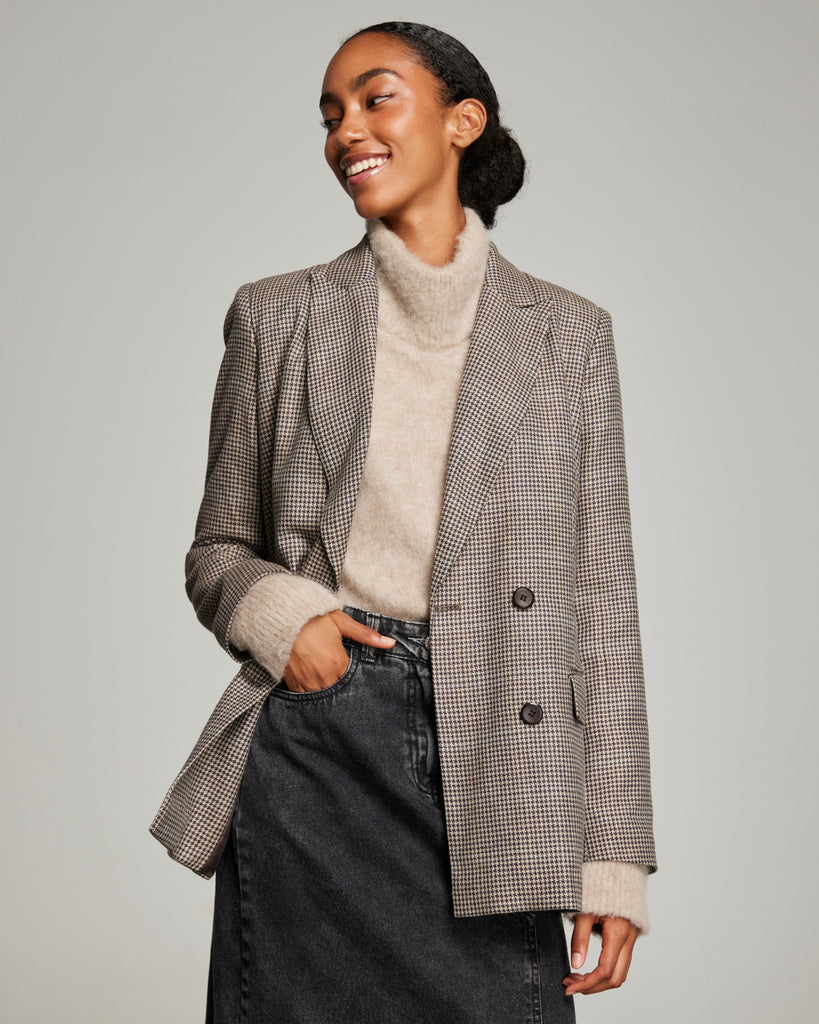 BEIGE LONG BLAZER WITH BEIGE CROSS OVER BLAZER