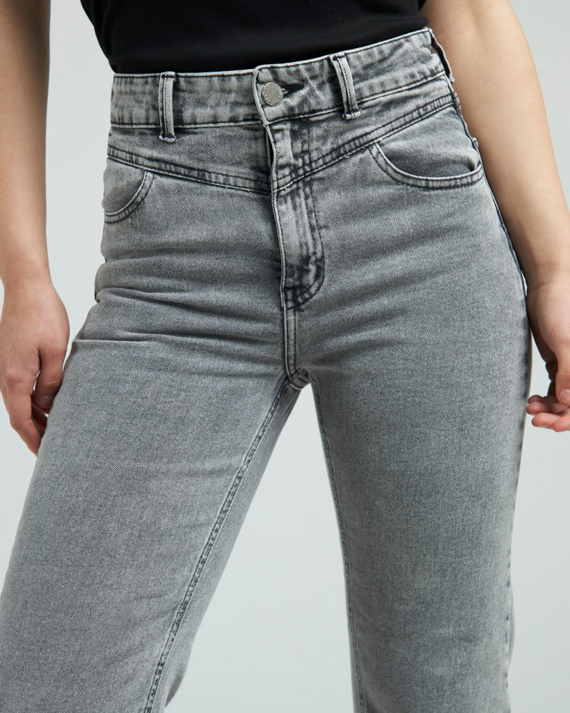 JEANS ANA FLARE GRIS