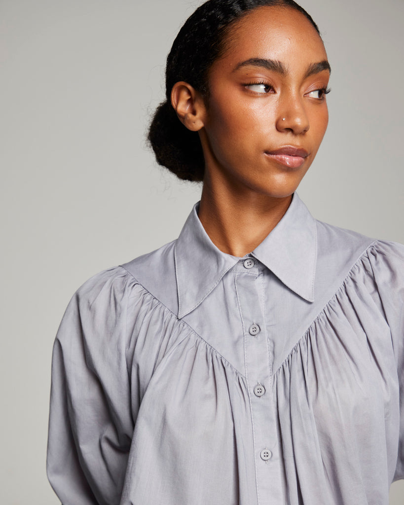 BLUSA DRAPEADA NANZU GRIS